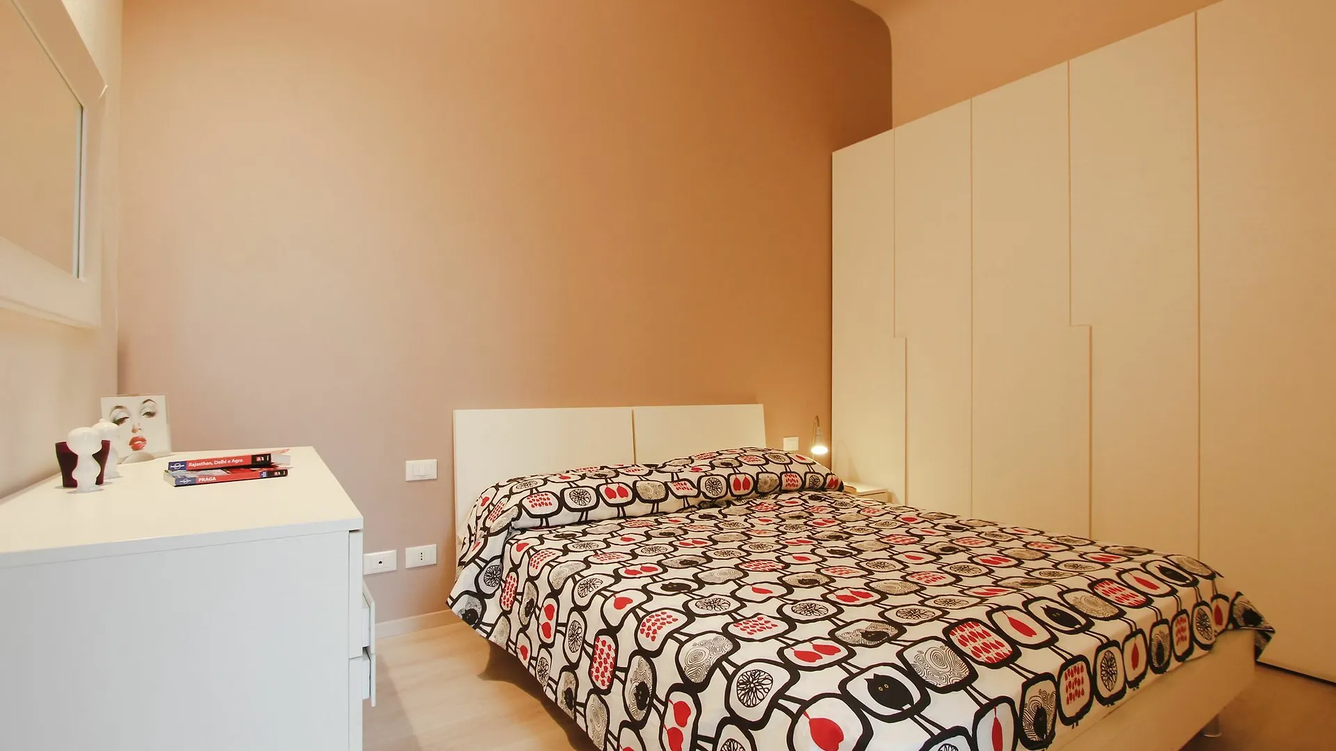 Tuscany-Villarentals - San Lorenzo Florence Apartment